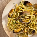 LINGUINI & CLAM SAUCE
